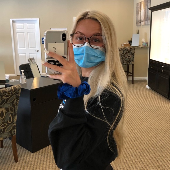 Meet Your Posher, Sav! - Picture 2 of 7